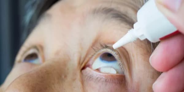 هل جفاف العين يسبب العمي؟